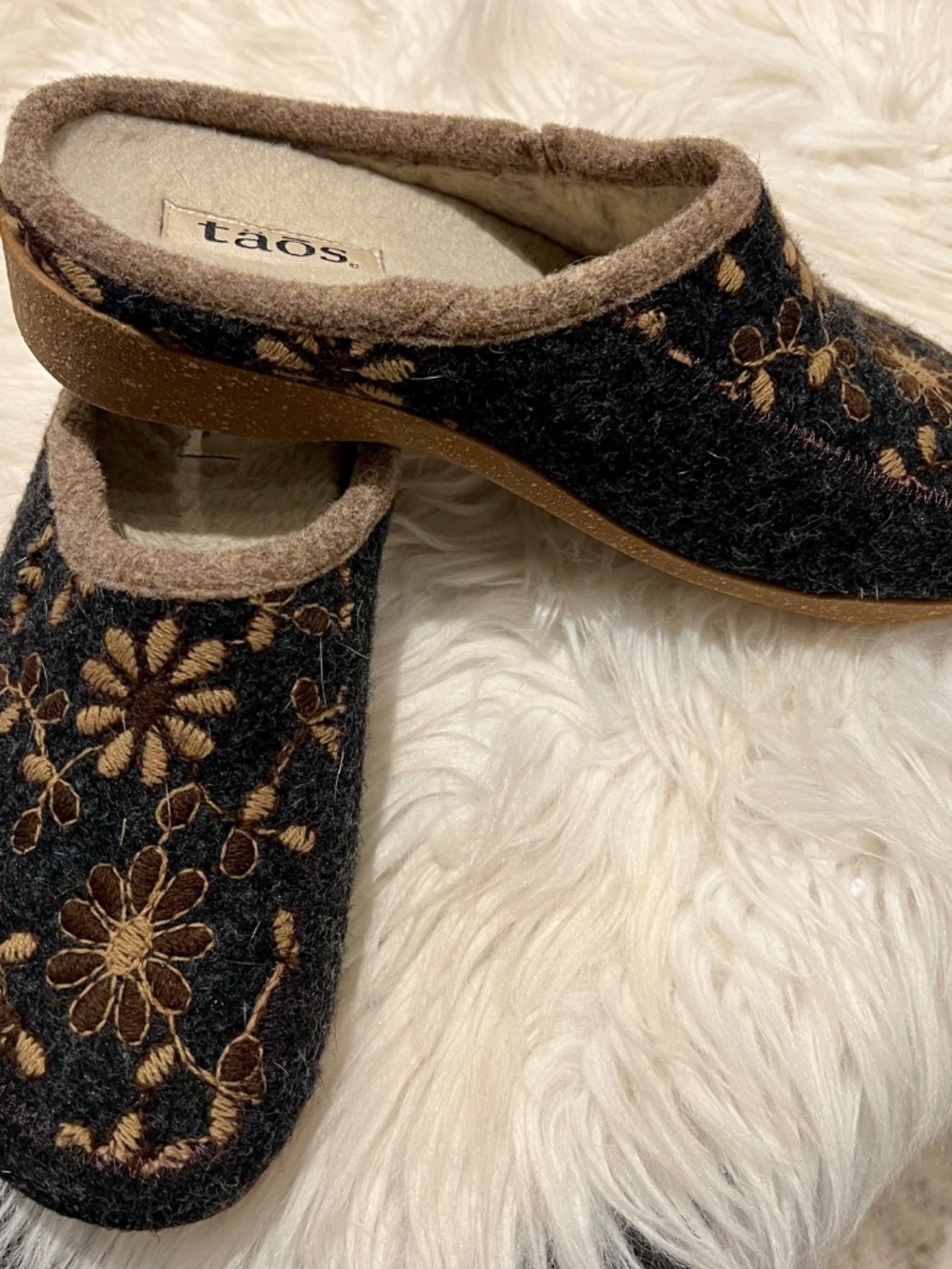 Taos Wool Clogs size 10 - Picture 4 of 4